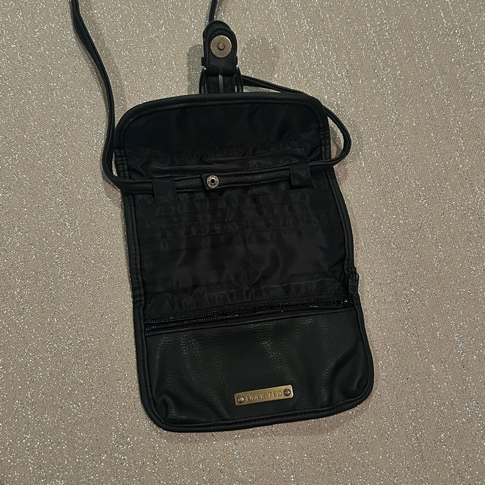 Black envelope wallet with silver buckle and removable strap - Picture 4 of 9